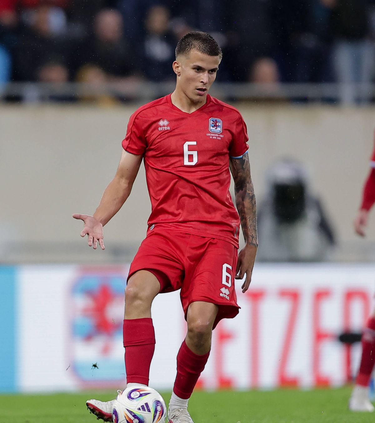 Dinamo, acord cu Benfica „Câinii” au pus jumătate de milion de euro pe masă pentru un internațional » De ce ezită jucătorul