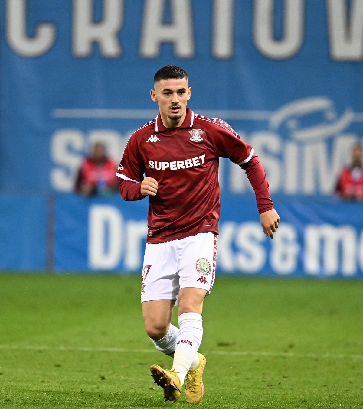 Aproape de despărțirea de Rapid Fotbalistul cu 14 meciuri în sezonul trecut negociază cu altă formație