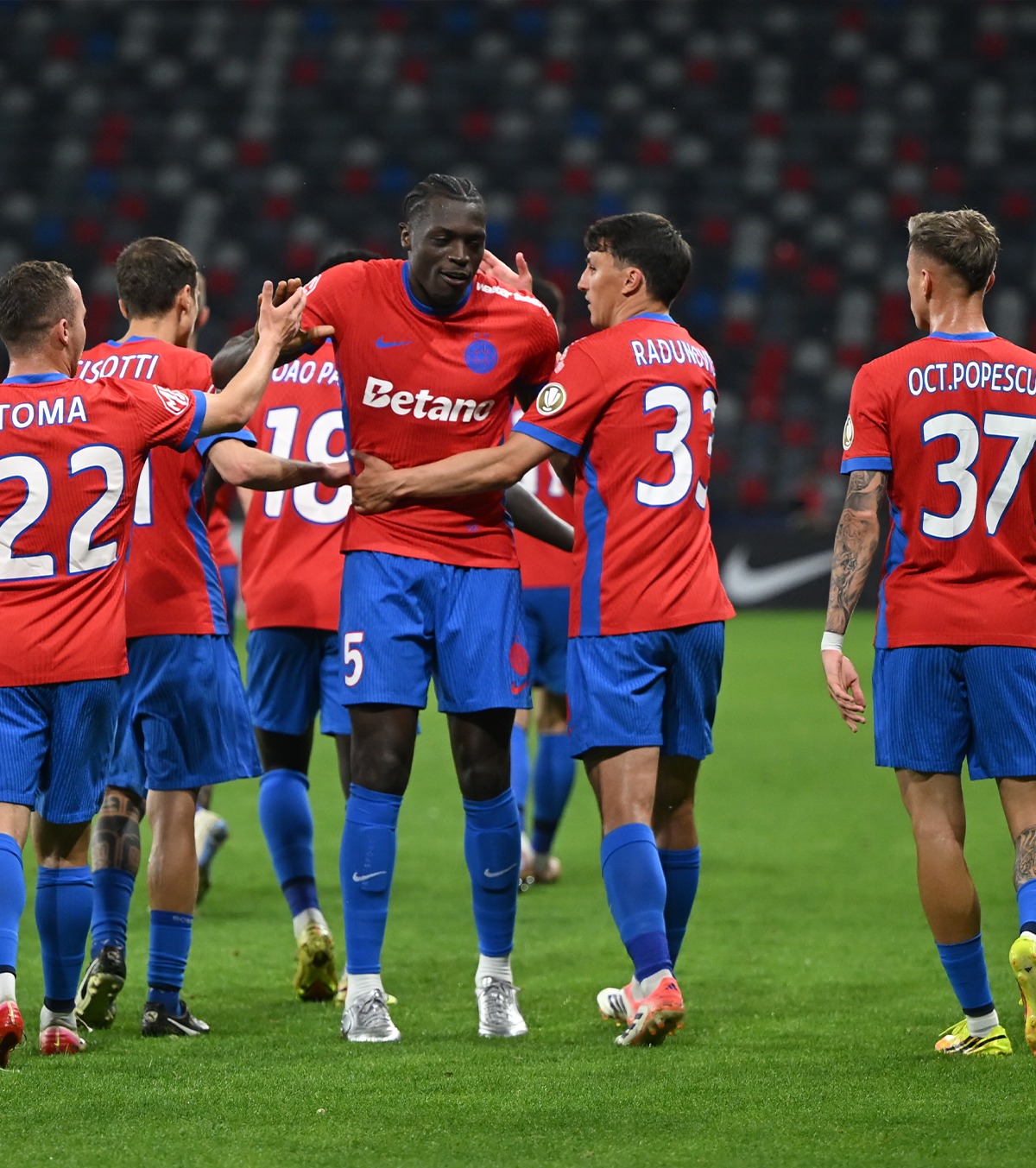 FCSB, surpriză imensă în primul 11?! Ofri Arad nu poate juca azi, Gnahore încă nu e apt fizic. Staff-ul pregătește o mutare în premieră