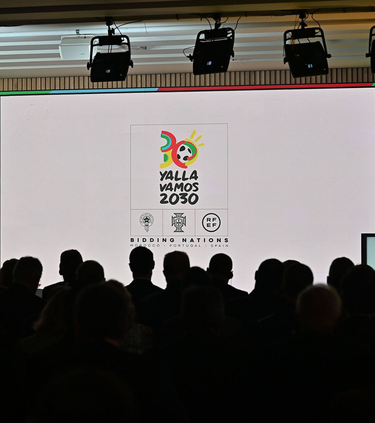 Cine ia cele 16 locuri în plus la CM 2030 Câte naționale primește Europa la viitorul Mondial, cu 64 de echipe. Scenariul trist pentru România: tot pe dinafară