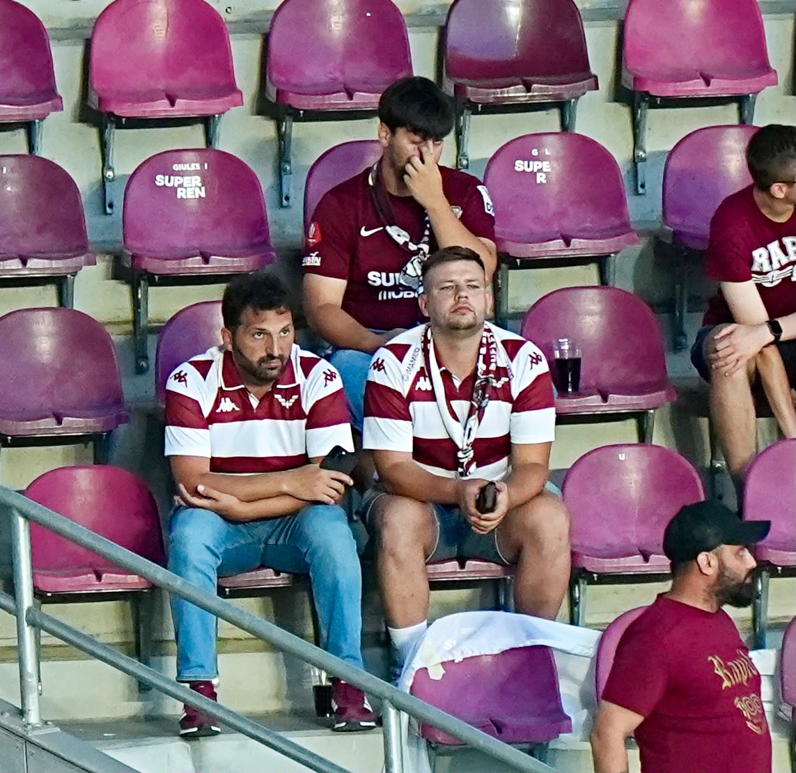 Protest în Giulești Nemulțumirea fanilor s-a mutat din online la stadion! Au forțat Rapidul să ia o măsură surprinzătoare