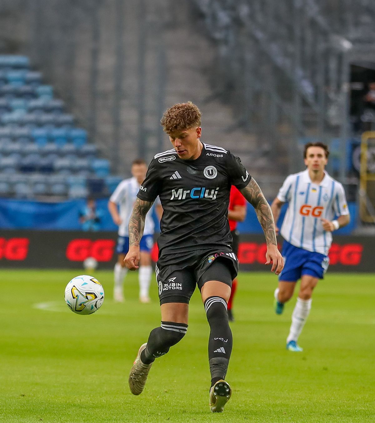 Vândut de 20x mai scump! Internaționalul român ar urma să fie transferat în Anglia, după doar 7 luni în Liga 1! Cifrele mutării