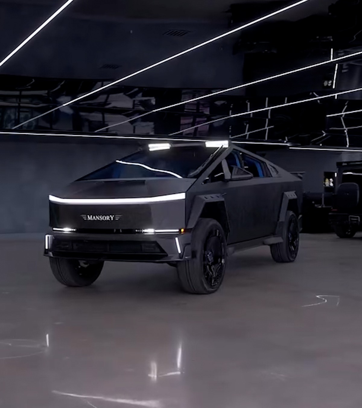 „O nouă navă spațială pentru copilul-problemă” FOTO: Jake Paul și-a cumpărat un model Tesla Cybertruck modificat. Costă peste 300.000 de dolari