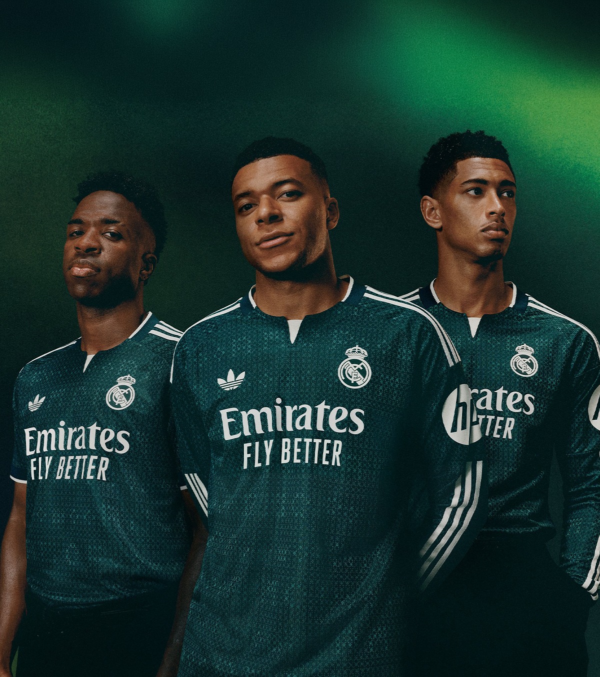 Real Madrid, din nou în verde FOTO: Noul echipament al „galacticilor” a aprins internetul » Glume cu Mbappe „Dictatorul” și cu Matrix