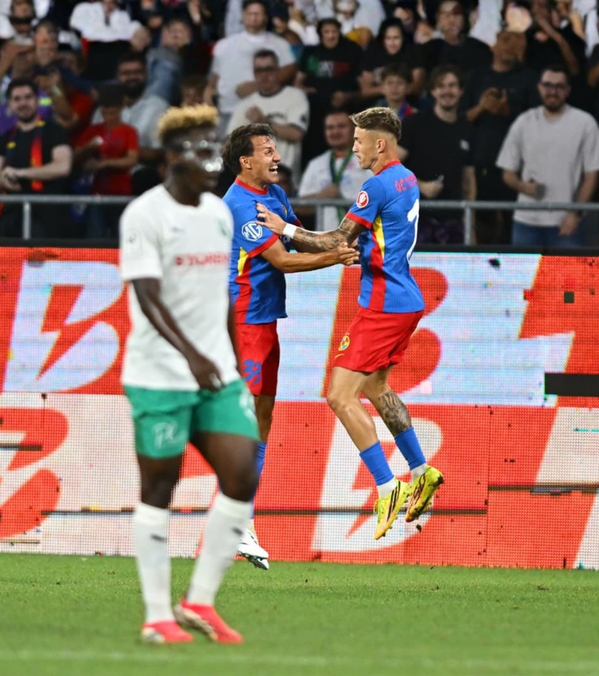 FCSB duce Pro TV direct pe podium Doar două meciuri, în care au evoluat români, au avut audiență mai mare decât FCSB - Auda în 2026. Comparația cu Mondialul