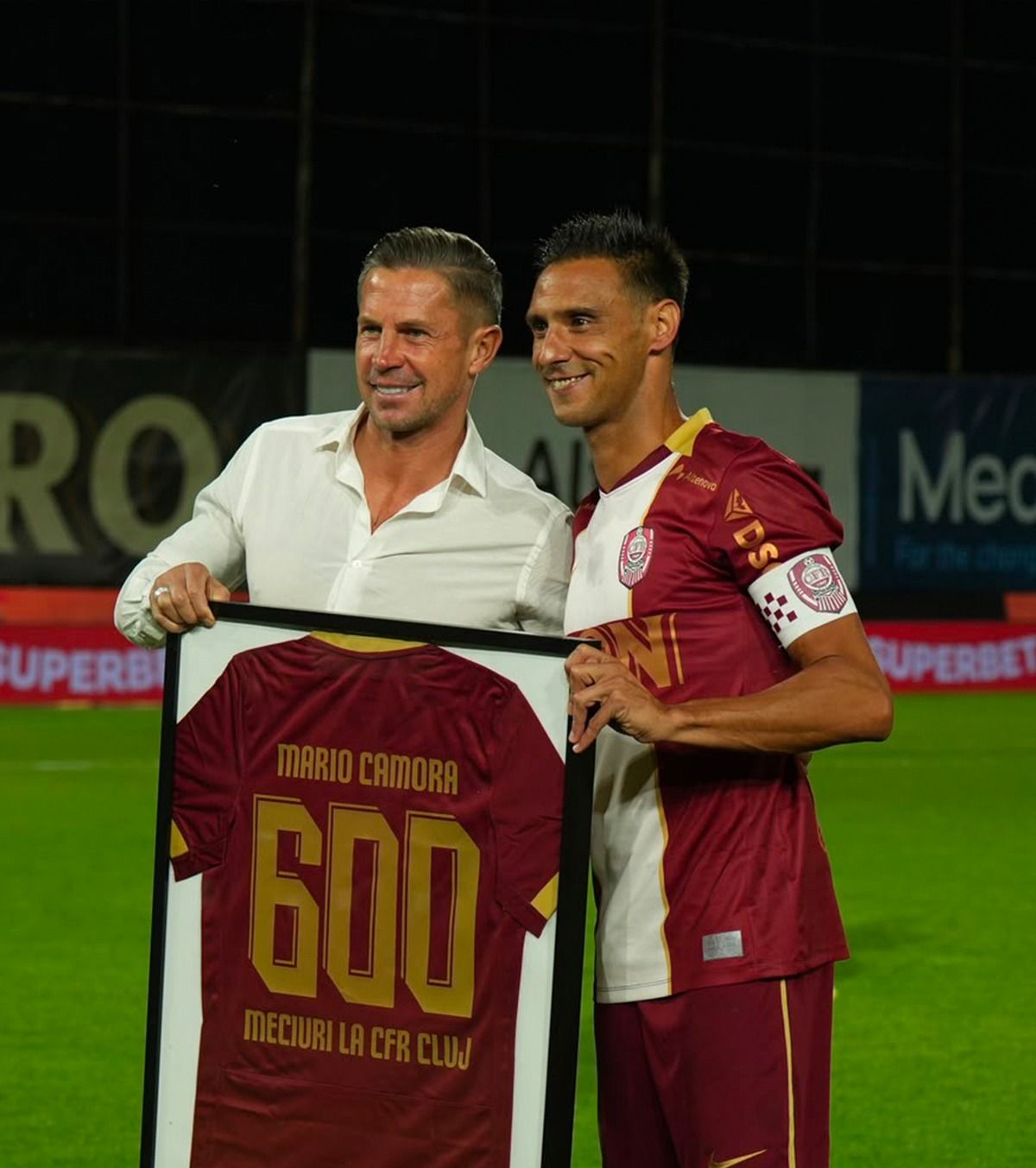 Camora 600   FOTO.  Căpitanul ardelenilor,  premiat înainte de CFR Cluj - FCSB