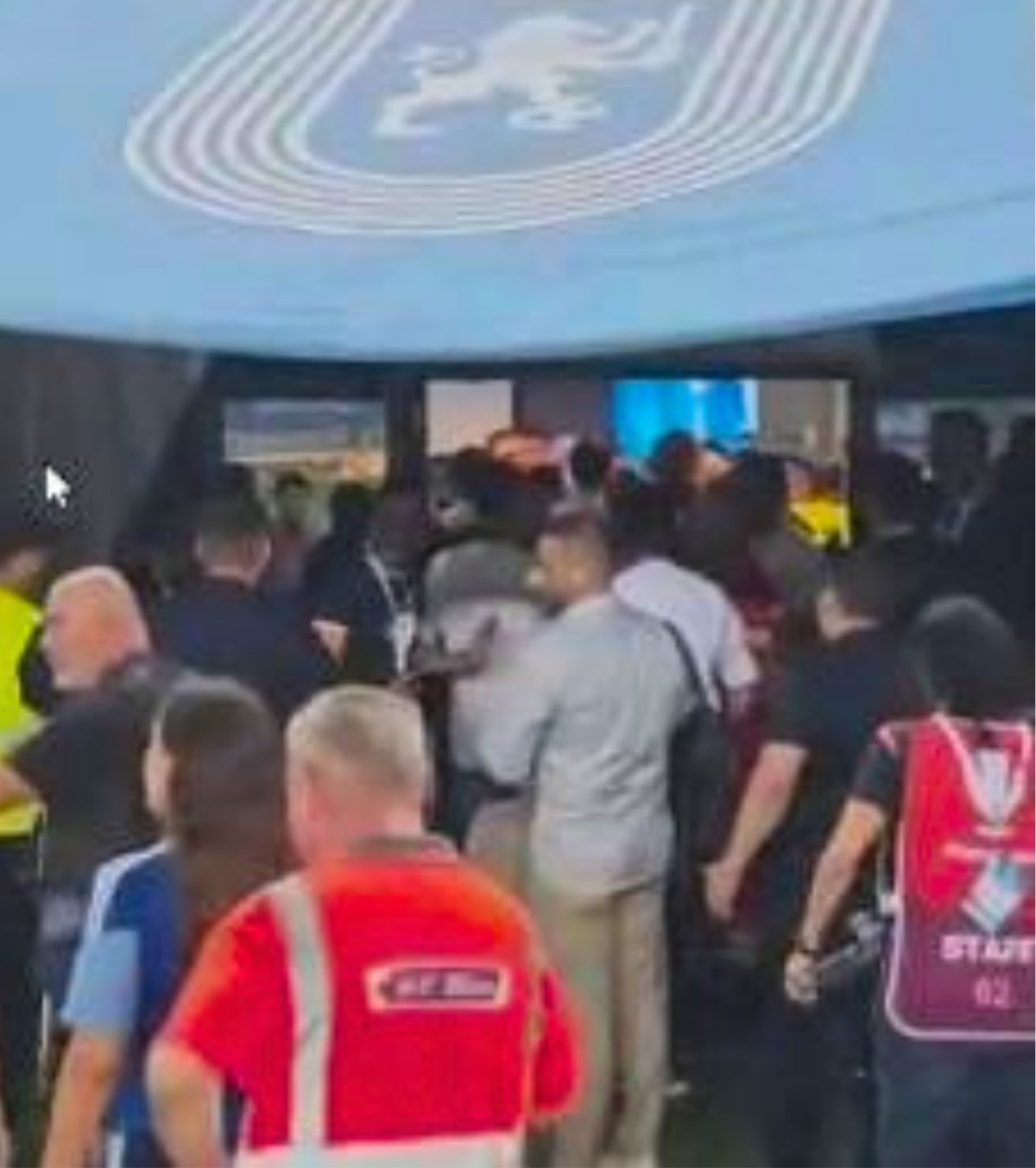 Nota de plată pentru incidentele cu Levski    U Craiova, amendată drastic de UEFA  după scânteile de la returul cu campioana Bulgariei