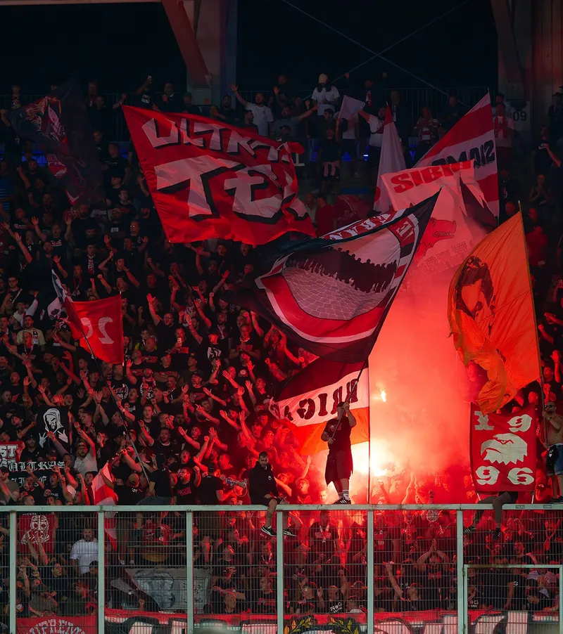 Câte abonamente a vândut Dinamo   „Câinii” vor să recupereze din pierderi, după  mutarea meciului cu FCSB  pe „Arc”