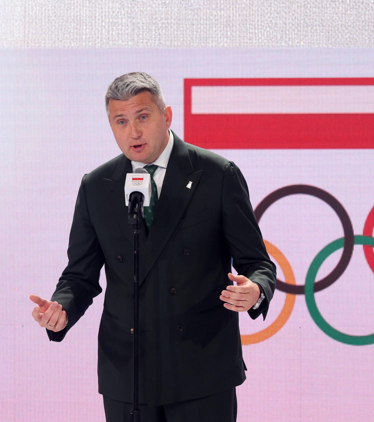 Șeful sportului, arestat!  Președintele Comitetului Olimpic,  acuzat de corupție:  ceas de 40.000 de euro și excursii de lux