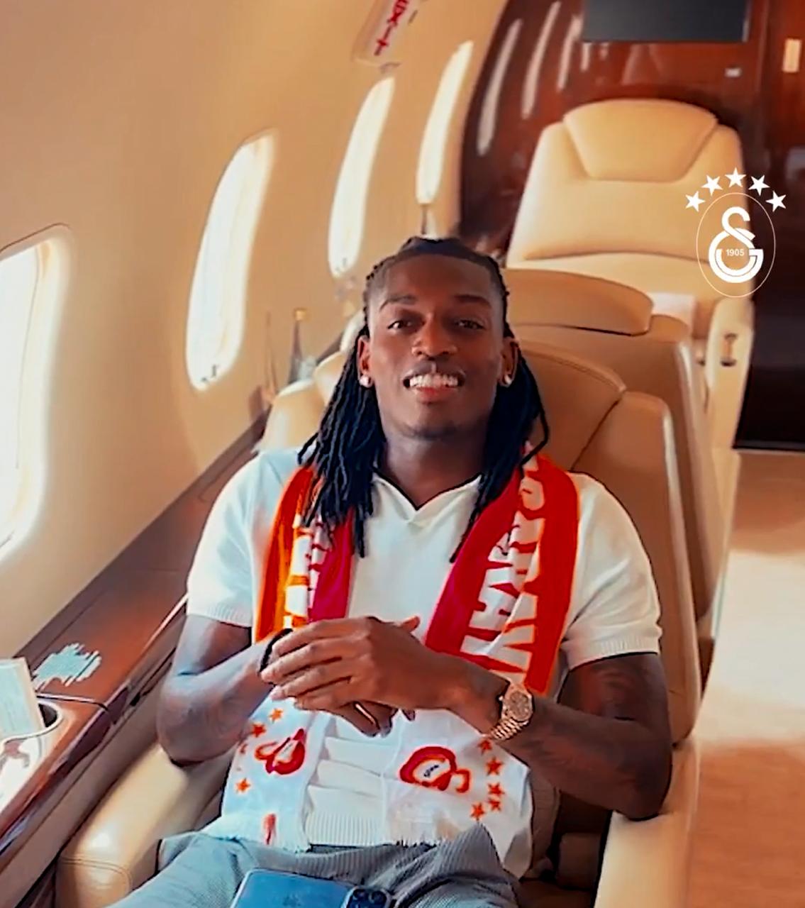 Turcii iau tot!  Un alt star mondial ajunge în Super Lig:  Rafa Leao la Galatasaray.  Cât a costat și ce salariu va avea. Curg milioanele!