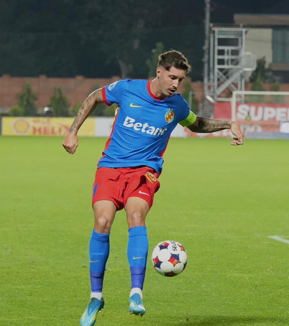 Căpitan la meciul 200  Cum a ajuns  Miculescu liderul FCSB  + anunțul făcut de MM despre banderolă