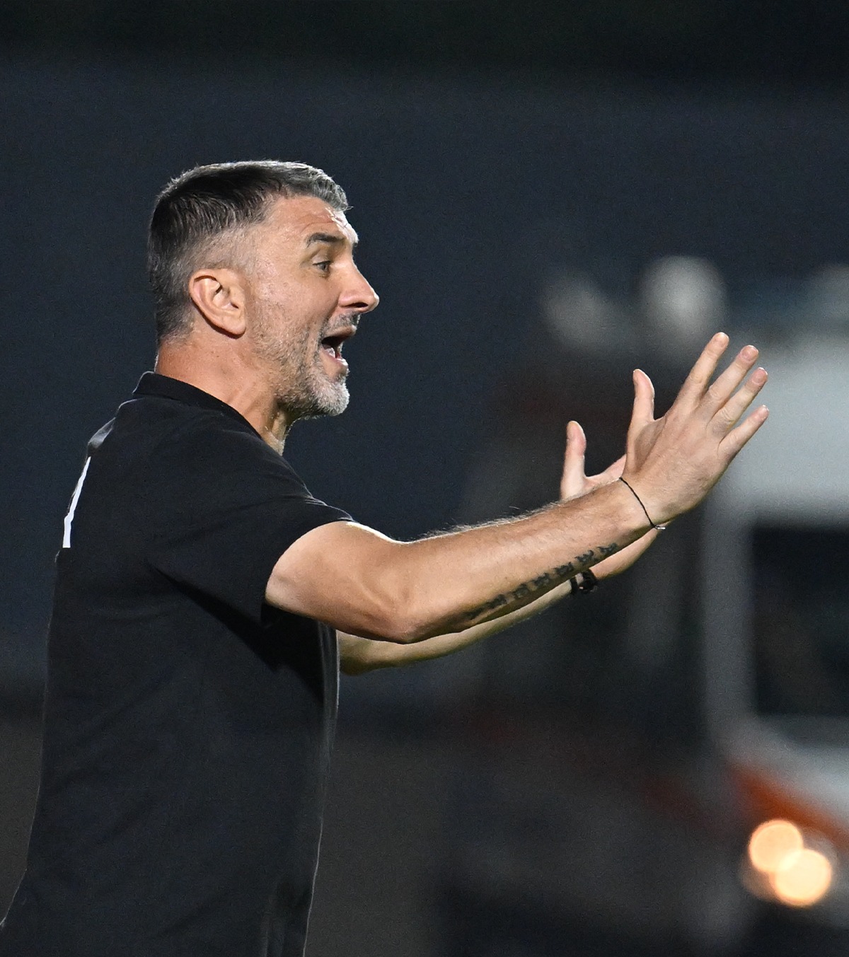 „Ca o șampanie franțuzească”  Adrian Mihalcea compară UTA cu FCSB:  „Eu nu accept asta!”