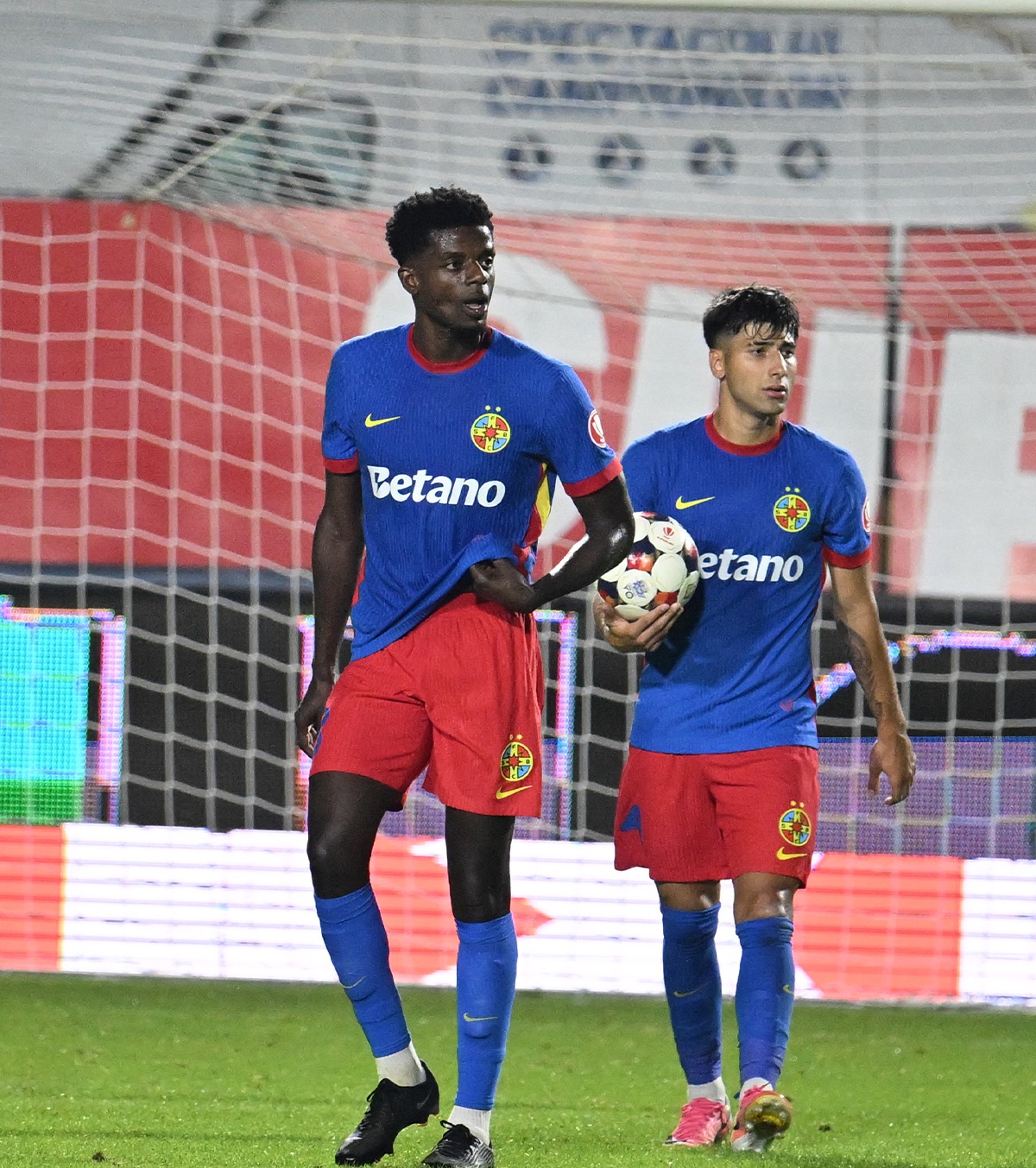 „Nu e ce ne dorim noi”   Baciu îl critică pe Gnahore,  adus cu surle și trâmbițe de la Dinamo: „La 33 de ani să nu știi...”