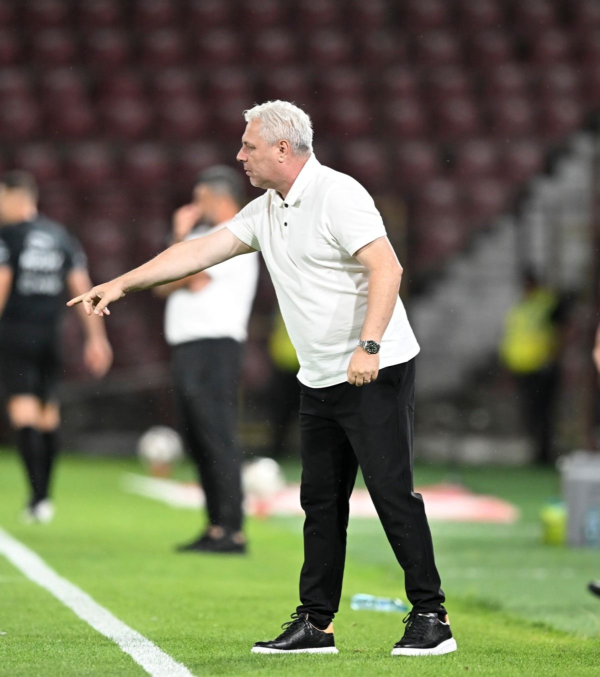„Mi-e rușine”  Marius Șumudică a răbufnit după a  treia victorie consecutivă  la CFR Cluj: „Nu sunt colacul de salvare”