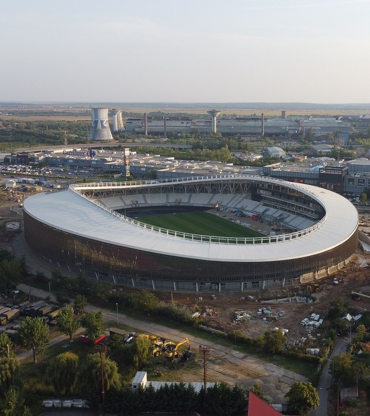 GOLAZO.ro a vizitat noul OZN    VIDEO+FOTO.  Imagini din dronă cu  anomalia de la Târgoviște  » Când va fi inaugurat al doilea stadion modern din oraș