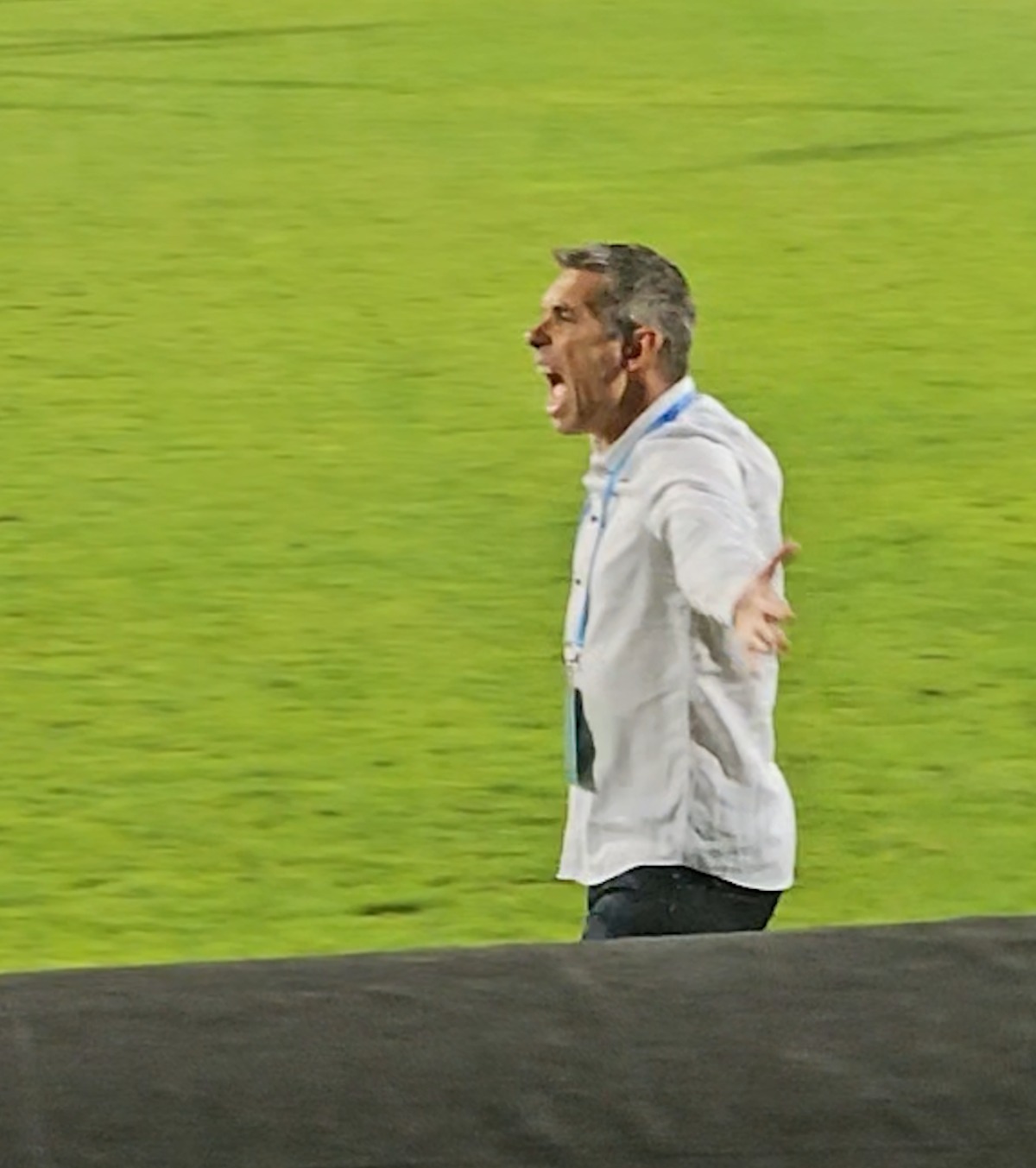 Nuno Campos, un car de nervi    VIDEO.  Antrenorul lui Dinamo a urlat pe margine la nepotul patronului de la Craiova: ce  l-a scos din sărite