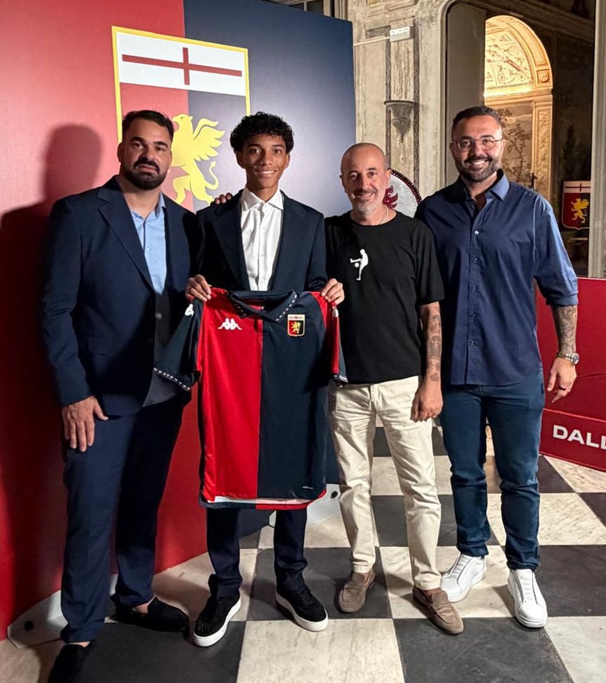Șucu l-a transferat pe fiul lui Robinho  Impresarul care a intermediat  mutarea la Genoa  dezvăluie, pentru  GOLAZO.ro,  detaliile afacerii