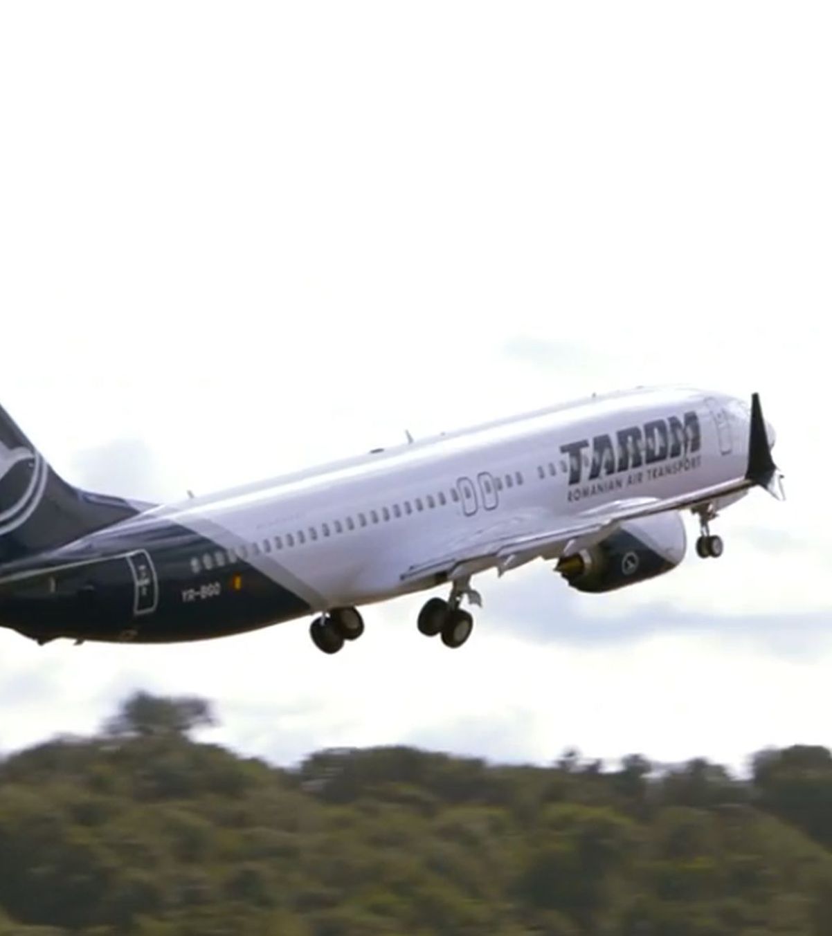 Când ajunge „Mircea Lucescu” în România   FOTO.  Noi detalii despre avionul TAROM care  va purta numele fostului mare antrenor:  „Un nou început”