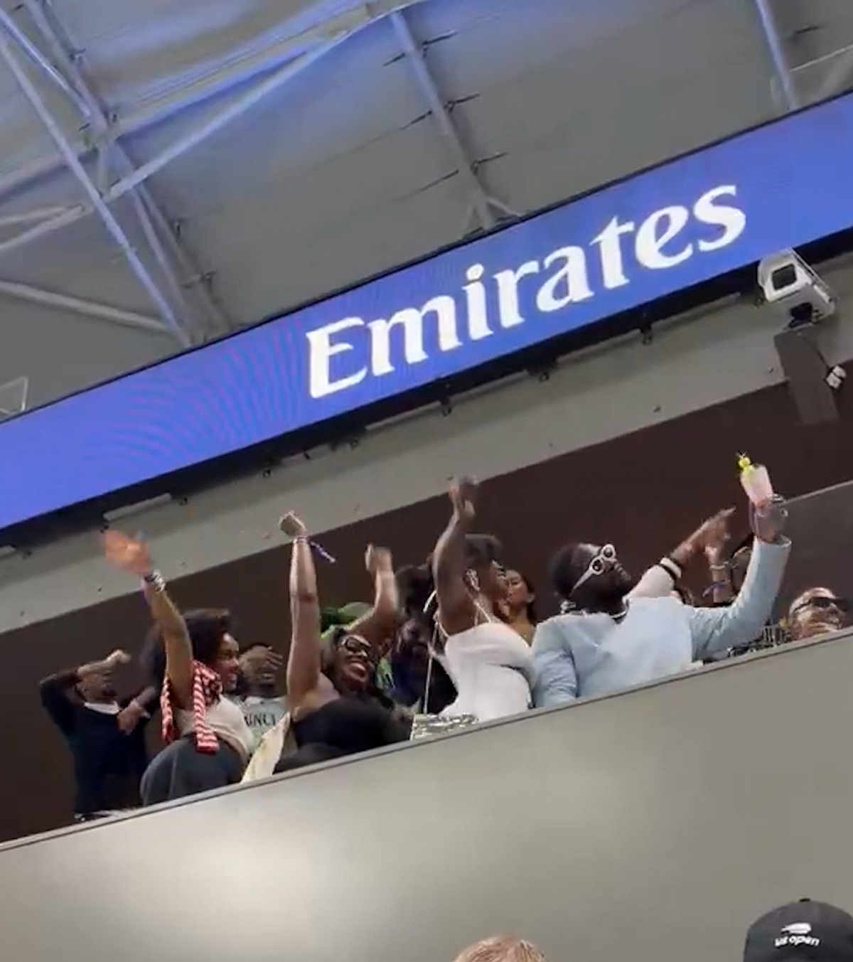 „Miroase a marijuana”   VIDEO.  Haos la US Open  din cauza influencerilor:  „E ca la grădină zoologică”