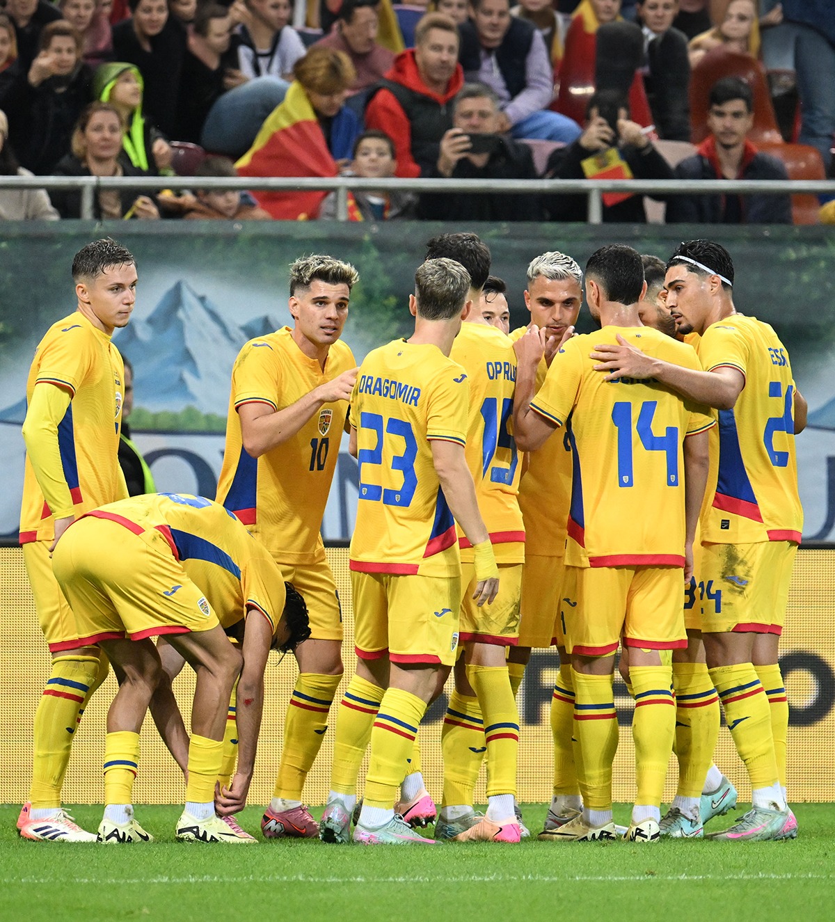 Surprizele lui Hagi  Lotul preliminar pentru meciurile din  Liga Națiunilor.  Pe listă, un jucător care n-a mai fost convocat din 2016!