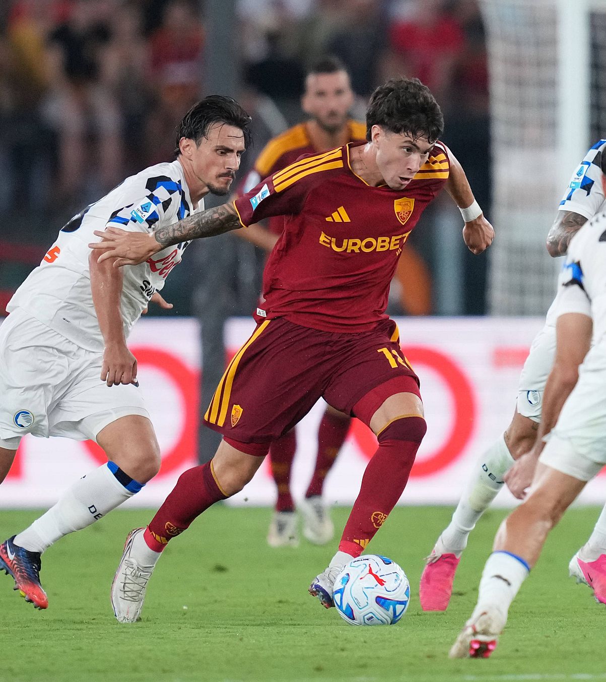Cine poate detrona Inter  Echipa care a început mai bine decât campioana lui Chivu: „Nu renunță niciodată”.  Se apropie duelul direct