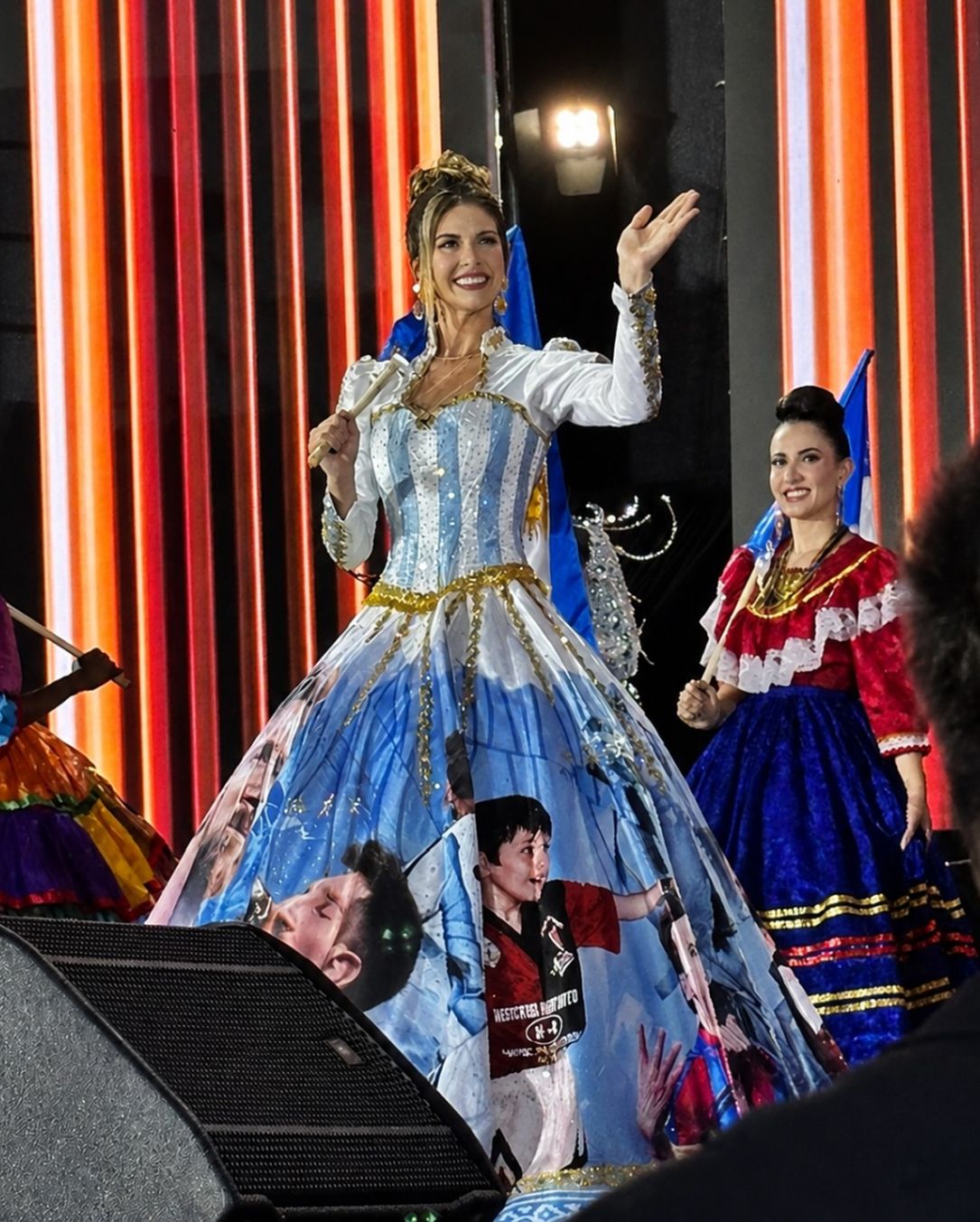 De la Maradona la Messi   VIDEO+FOTO:    Miss Argentina, pe scena Miss World 2026:  „Cine nu-ți împărtășește pasiunea nu-ți înțelege nebunia”