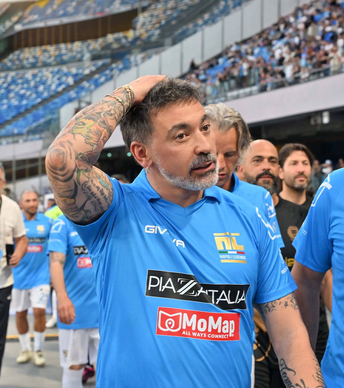 A tremurat tot interviul!  Imaginile cu legenda lui  Napoli  i-au răscolit pe fani: „Se mișcă necontrolat” 