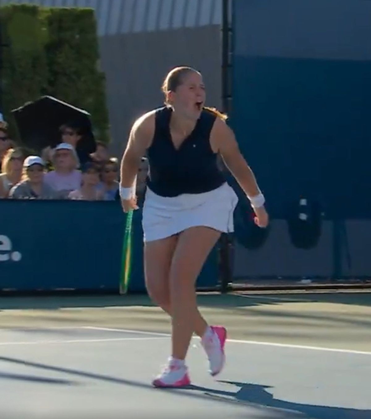 Ostapenko, răcnete la US Open   FOTO.  Letona s-a implicat într-un război care nu e al ei: „Fac asta pentru că  știu că nu ne pot învinge”