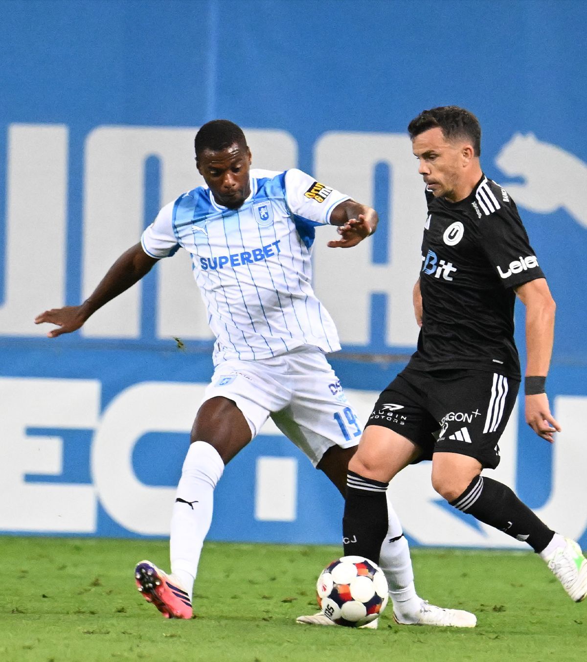 Nu s-a acomodat la Craiova  Jucătorul de  1.000.000 € vrea să plece  din Superliga după doar două luni