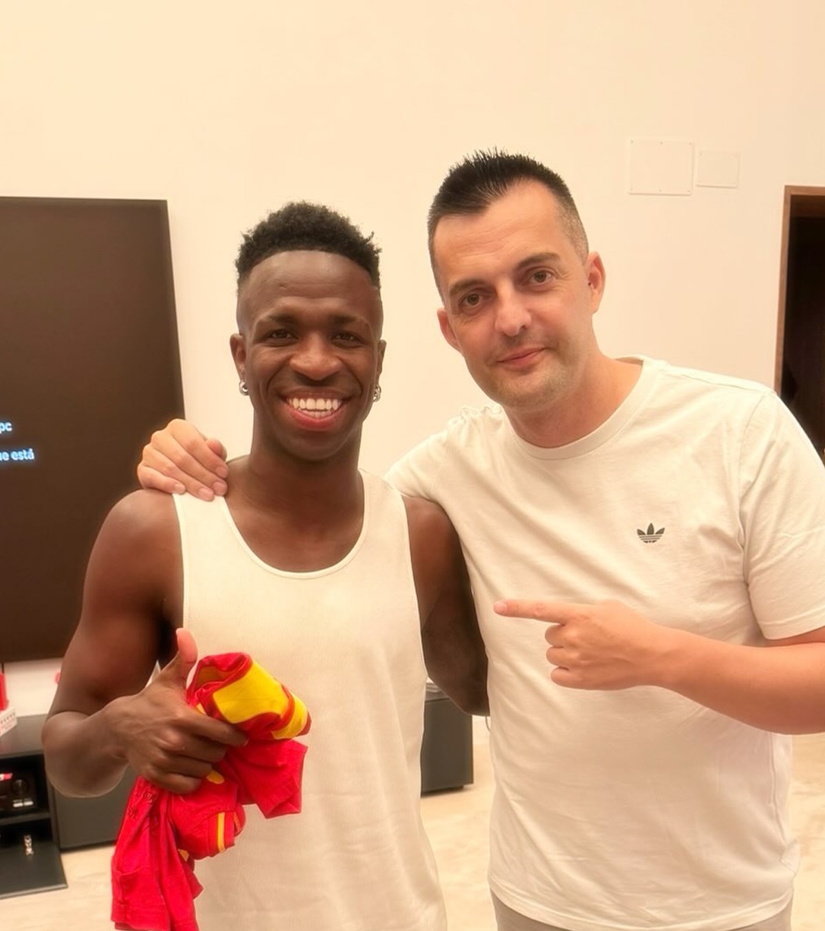 „Avea deja locul pregătit în vitrină!”   Dezvăluiri după 2 ani, despre Balonul de Aur pierdut de  Vinicius