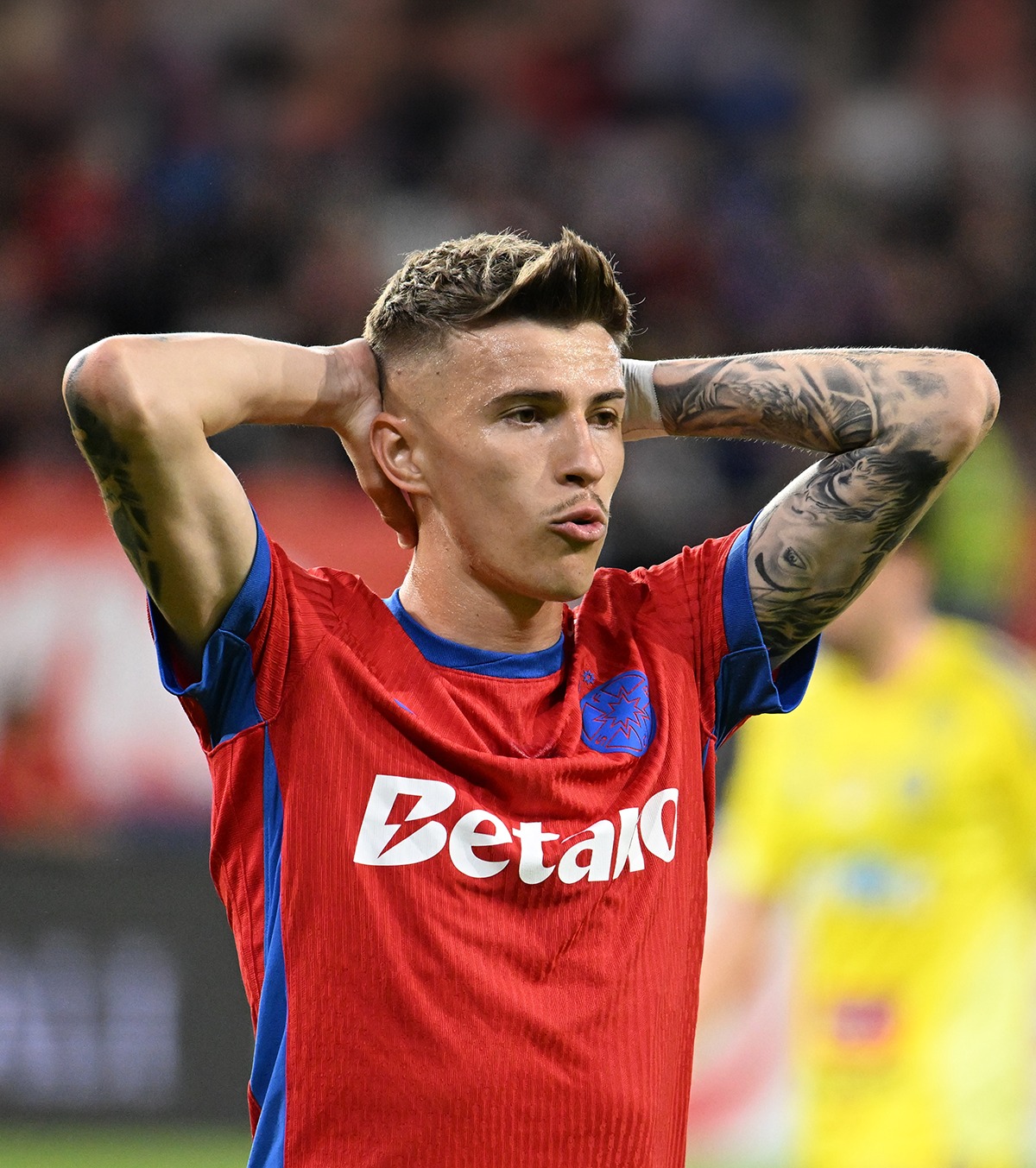 FCSB, reacție tăioasă   Șumudică a încercat să-l ia pe Tavi Popescu, dar s-a lovit de un zid:  „Nu-mi pasă de CFR!”