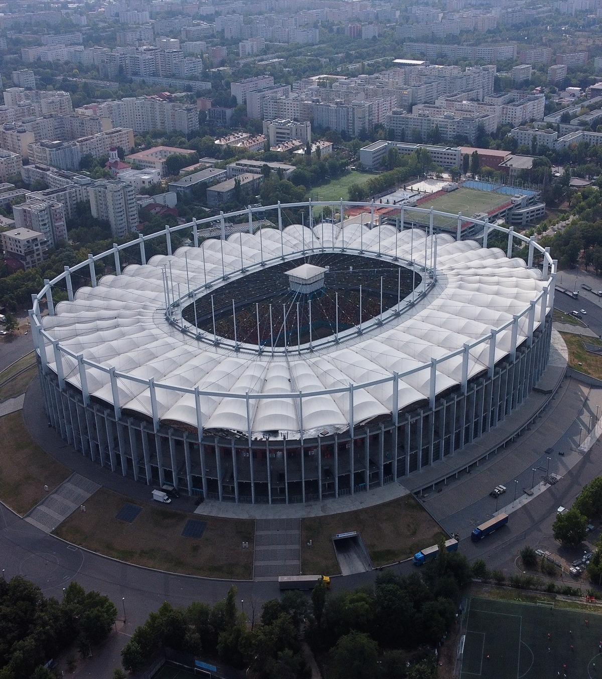 Forfotă la Arena Națională   FOTO.  Ce se întâmplă cu două zile înainte de  revenirea fotbalului  pe cel mai mare stadion din țară
