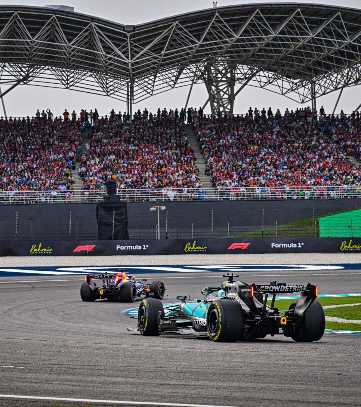 Scandal uriaș în Formula 1  FIA a explicat de ce mai multe monoposturi  s-au oprit brusc  pe circuitul Sepang: „Fără precedent”